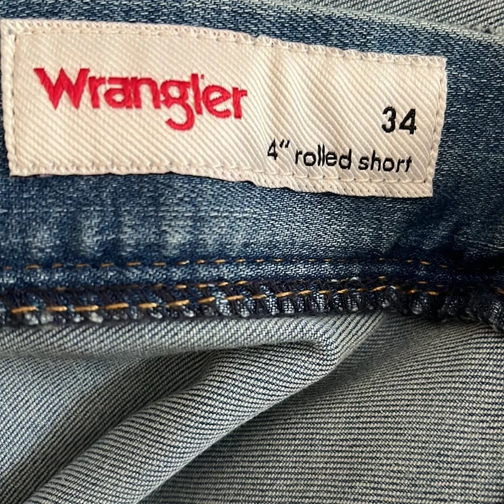 Wrangler Women's Rolled Denim Shorts Light Wash Stretch NWT 18W